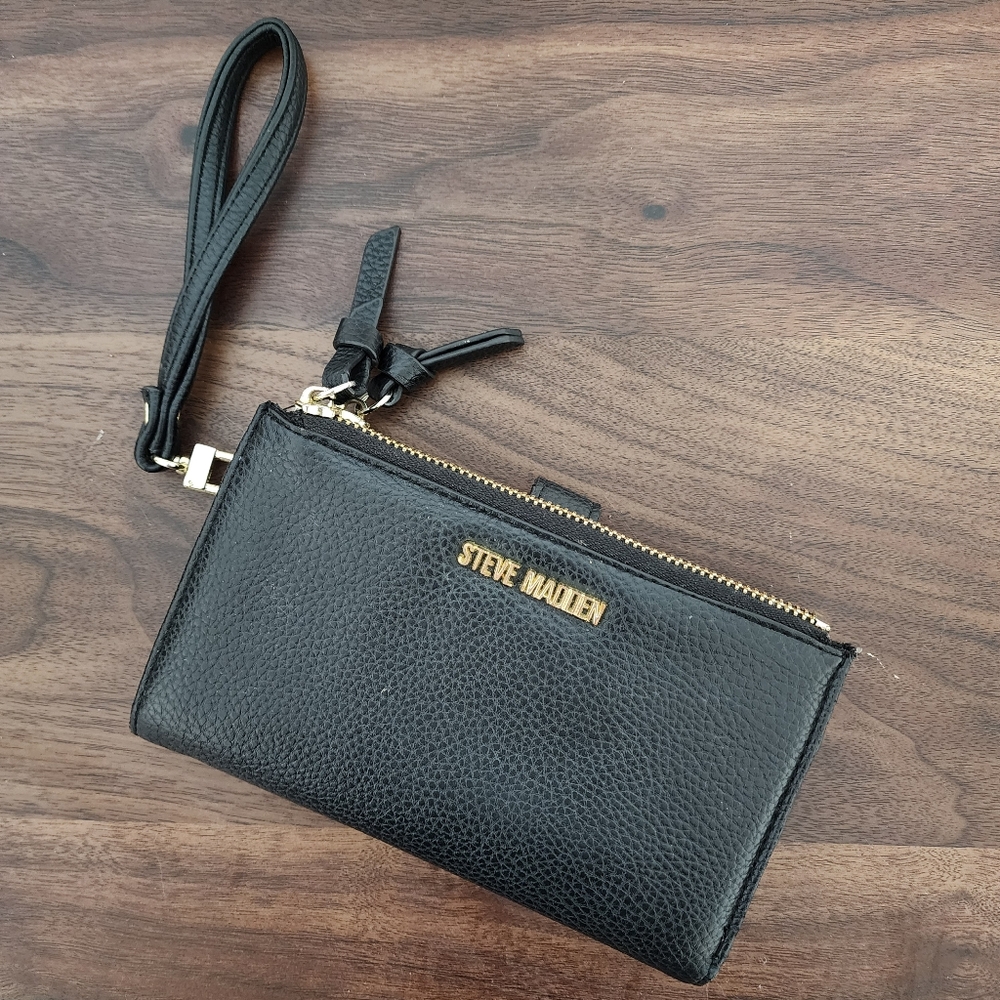 Steve Madden Black Wristlet Wallet